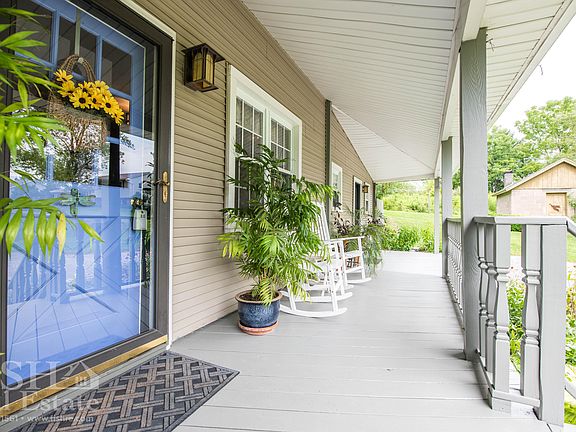 3rd image of 2036 Spruce Brook Ln