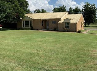 1200 E Gladstone Ave, Frederick, OK 73542