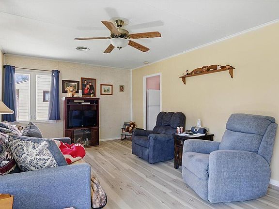 4th image of 2734 McBride Ave