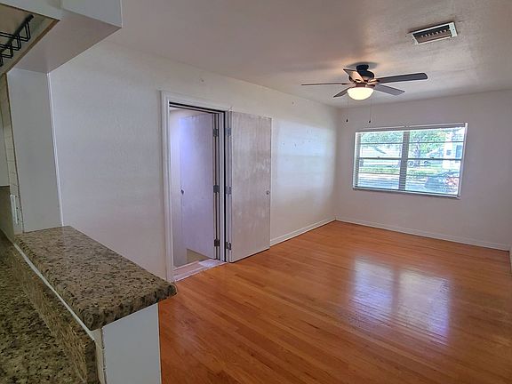 5th image of 3146 W Waverly Ave
