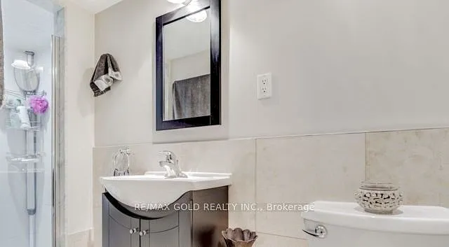 6 Monaco Ct — Photo 24