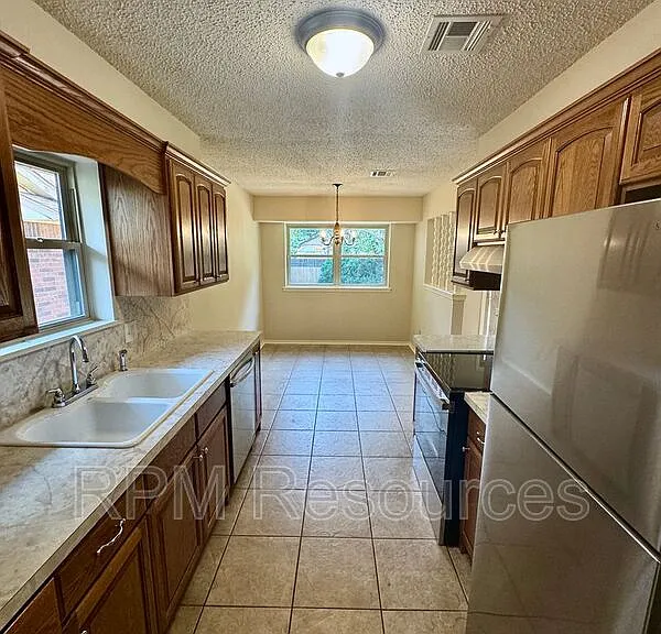 405 Meadow Lake Dr — Photo 13