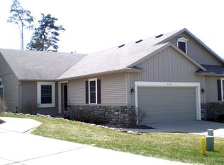 6432 Highland Ridge Dr, East Lansing, MI 48823