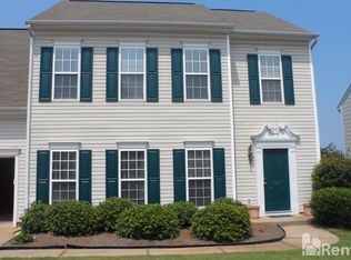 206 Highgate Cir, Greer, SC 29650