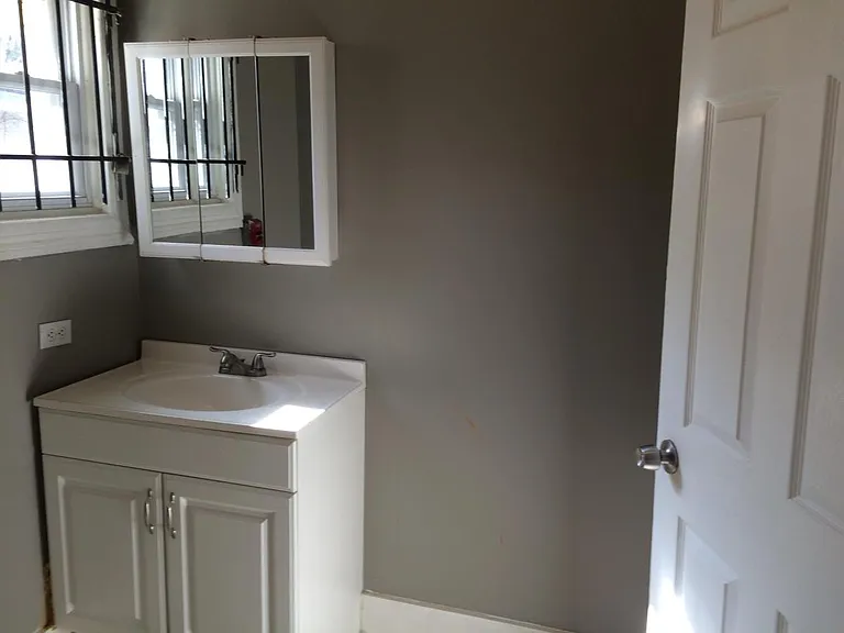 5210 Locust St #1 — Photo 8
