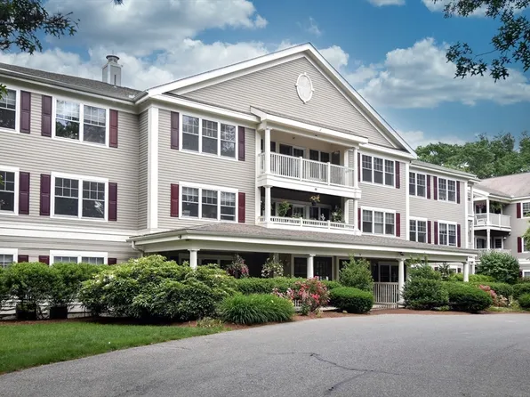 34 Meeting House Ln APT 207, Stow, MA 01775