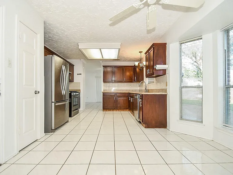 12311 Grove Meadow Dr — Photo 13