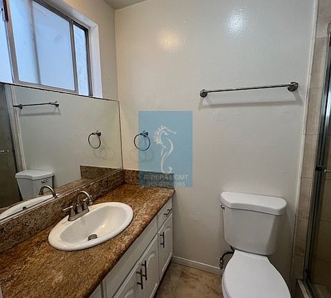 4th image of 741 Manhattan Beach Blvd