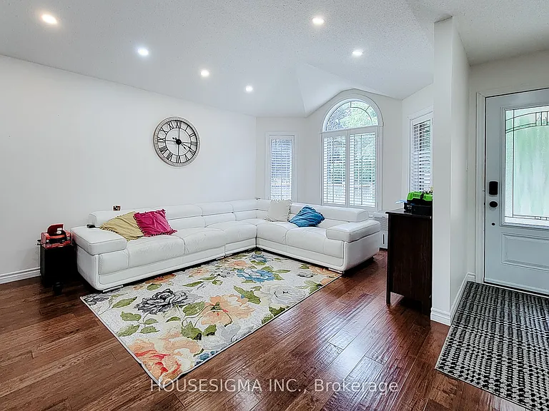4 Treeview Ct — Photo 4