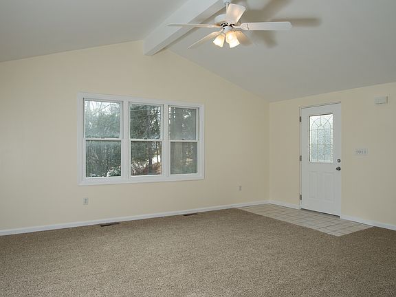 3rd image of 1 Lacona Dr