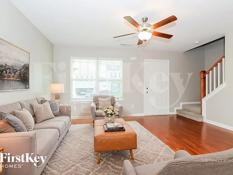 2116 Preserve Cir — Photo 3