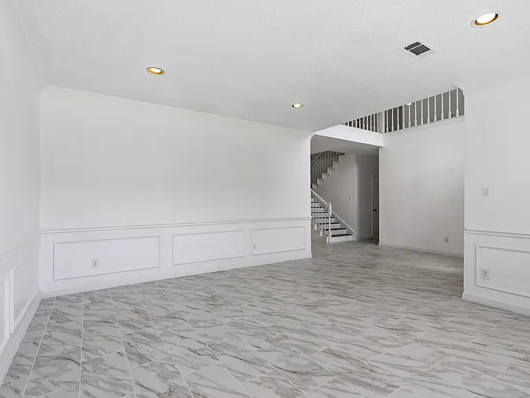 305 W Mill Valley Dr — Photo 6