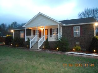 1012 Summer Ln, Pleasant View, TN 37146