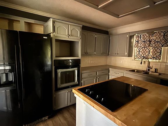 3rd image of 23374 Jenson Ln