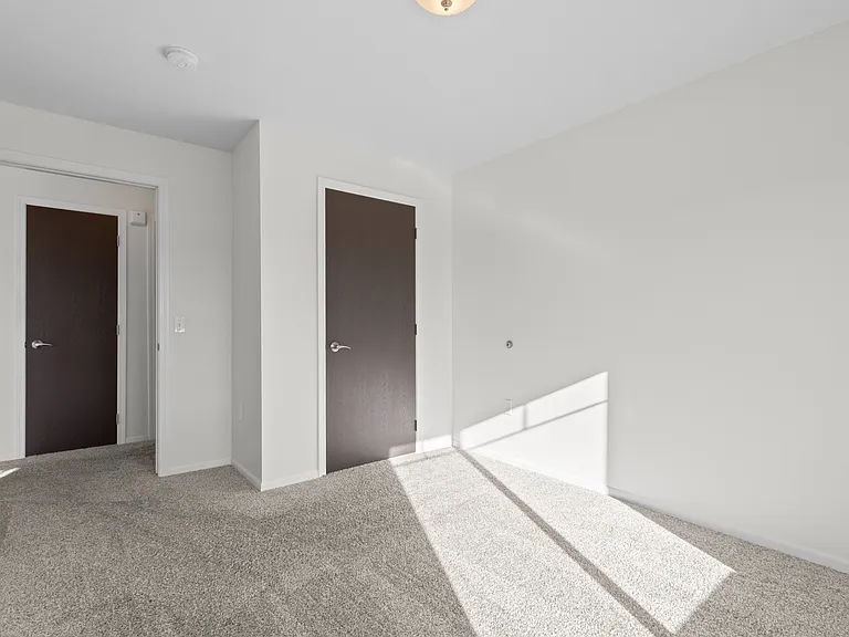 Highlands Ridge Apartments Bed
