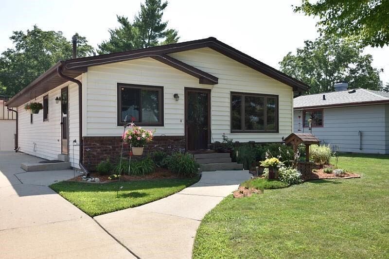 W229S8782 Clark St, Big Bend, WI 53103 Zillow