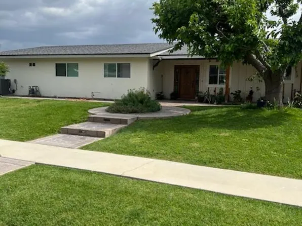 2589 Amanda St #B, Highland, CA 92346