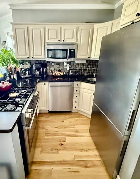 301 Monroe St #3R — Photo 8