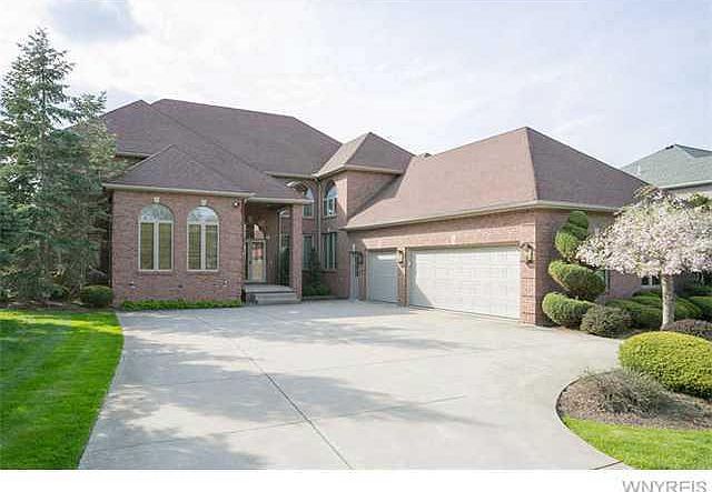 1st image of 6 Edgewater Dr