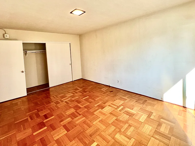 2204 Lakeshore Ave #1 — Photo 15