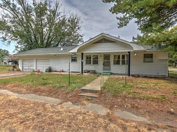 601 S Washington St, Bethany, IL 61914