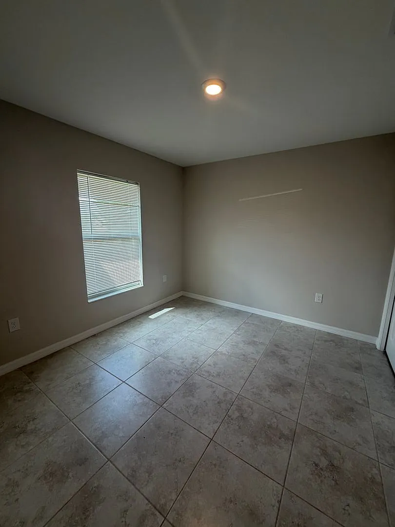4 bed, 2.0 bath, 1565 sqft, $1,975 — Photo 3