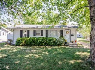 206 Magnolia Dr, Bloomington, IL
