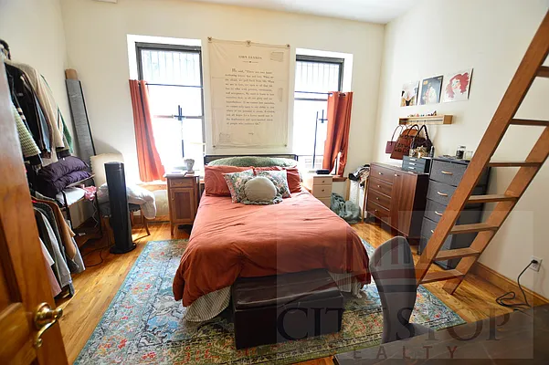 Rented by City Stop Realty | media 7