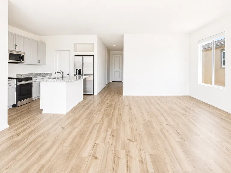 18051 W Sand Hills Dr — Photo 4