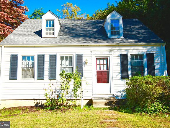 2nd image of 2805 Cameron Rd
