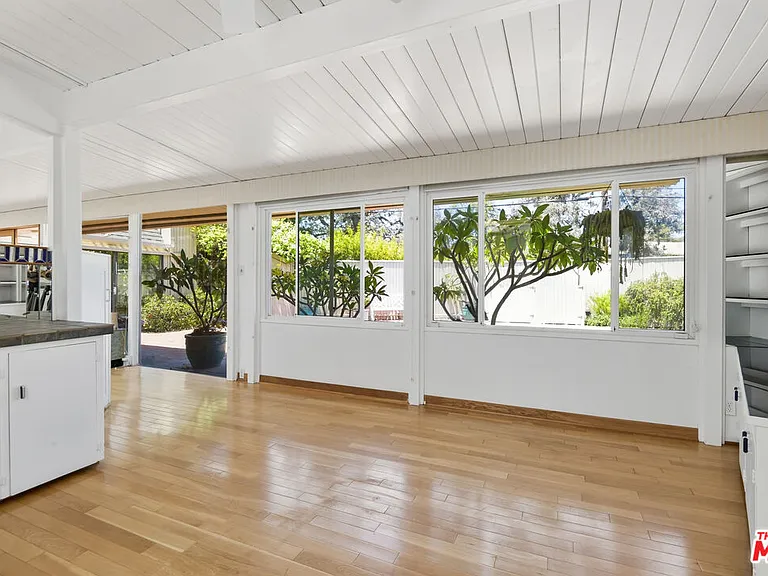738 Hanley Ave — Photo 17
