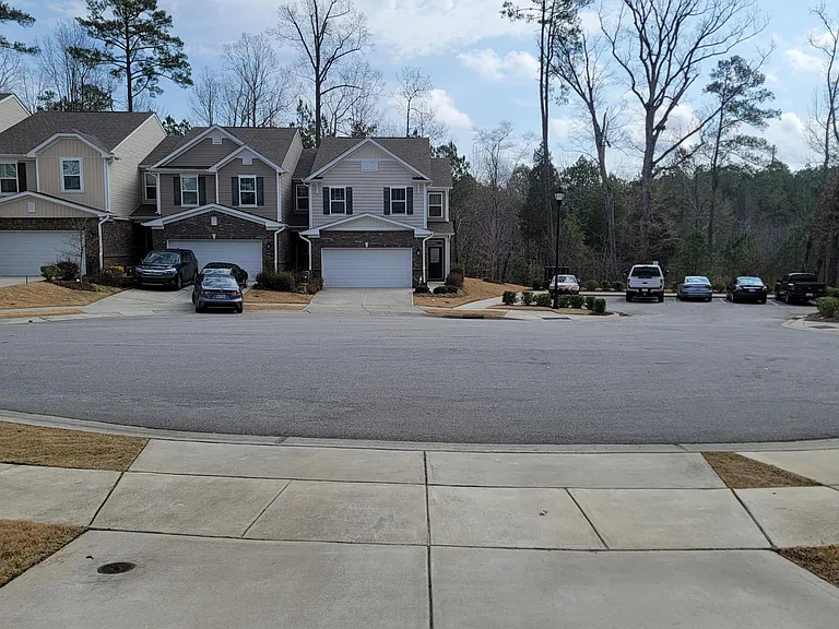 1607 Cary Reserve Dr — Photo 2