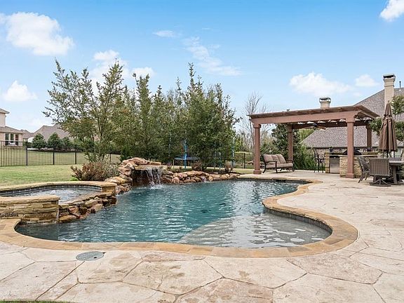 5th image of 2700 Majestic Grove Ln