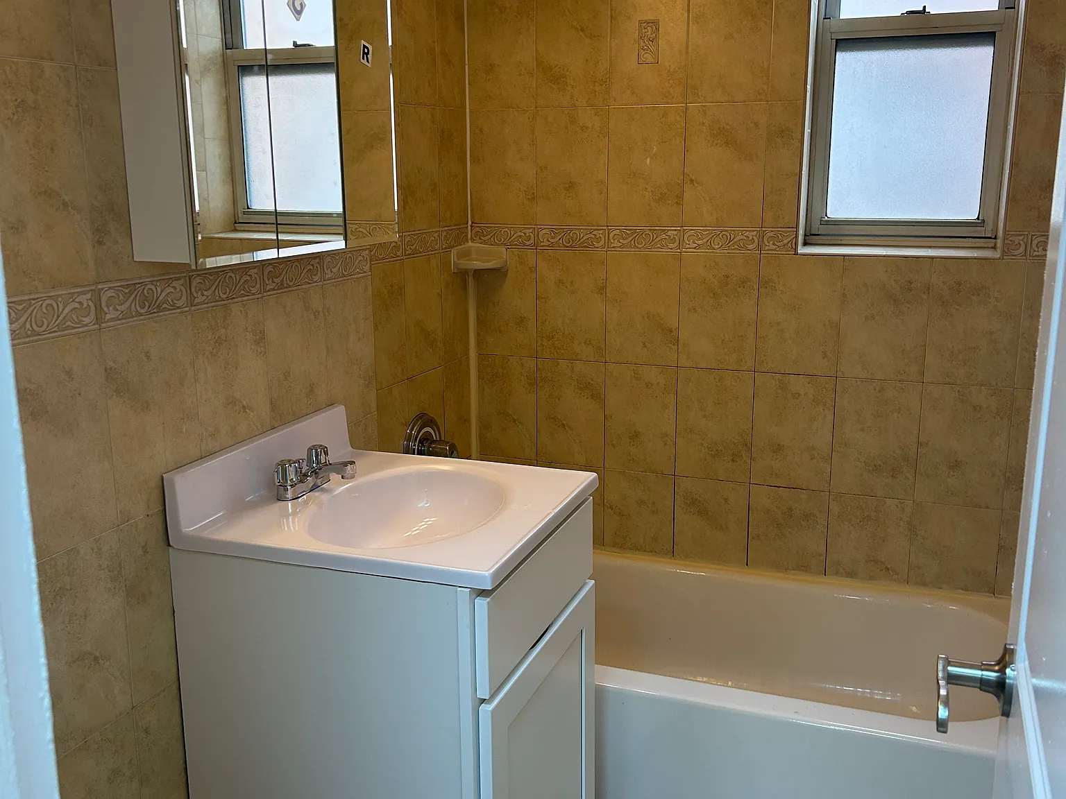 49 Nixon Ct — Photo 2
