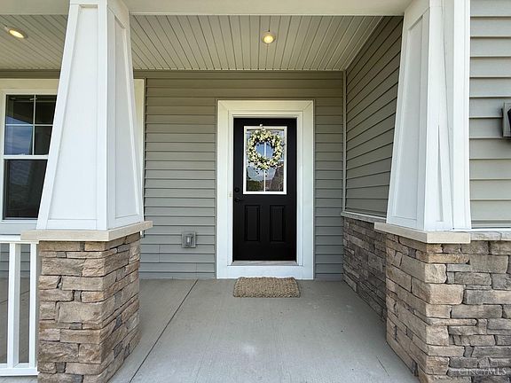 3rd image of 5186 Center View Dr