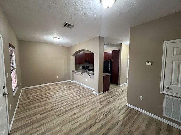3rd image of 205 W 11th St APT 6