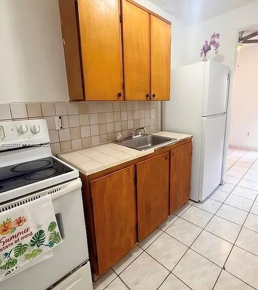718 SW 11th Ave #5 — Photo 3