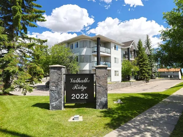 2022 SW Canyon Meadows Dr SE #109, Calgary, AB T2J 7H1