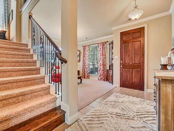 3rd image of 3021 Pinecrest Dr