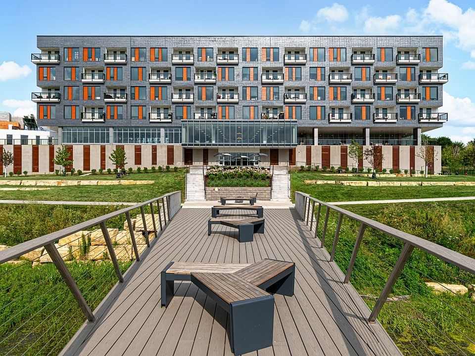 Building Photo 5
