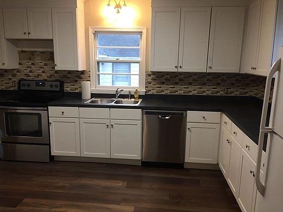 3rd image of 4607 Durant Ave