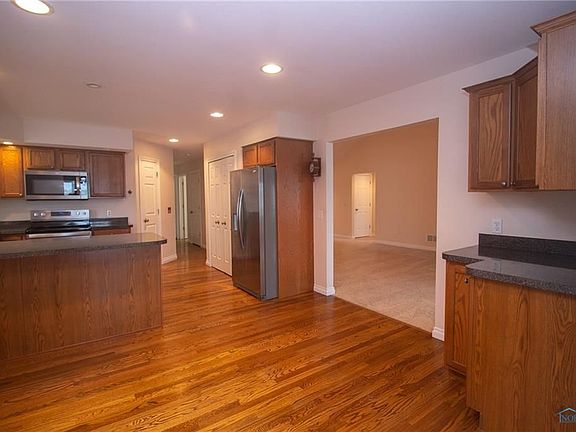 5th image of 10792 S Lakes Dr