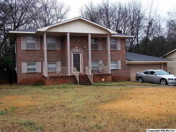 3724 Pecan Grove Dr NW, Huntsville, AL 35810