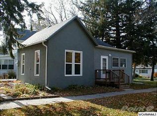 96 5th St SW, Wells, MN 56097