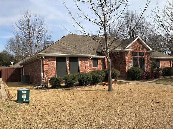 2nd image of 1800 Oxford Dr