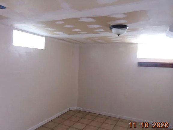 3rd image of 27300 Grant St