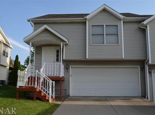 2759 Arrowhead Dr, Bloomington, IL