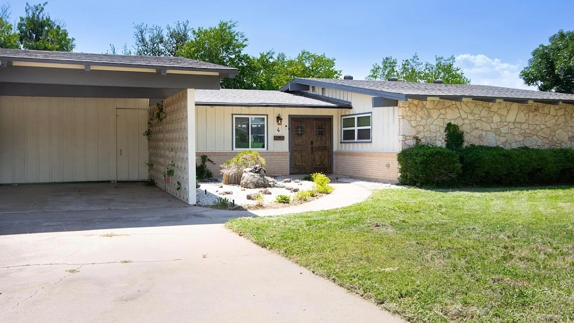 4 bed, 2235 sqft, $3,500 — Photo 1