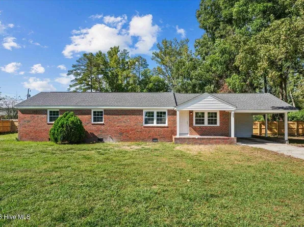 405 N College Street, Wallace, NC 28466