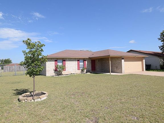4th image of 2809 Derby Dr